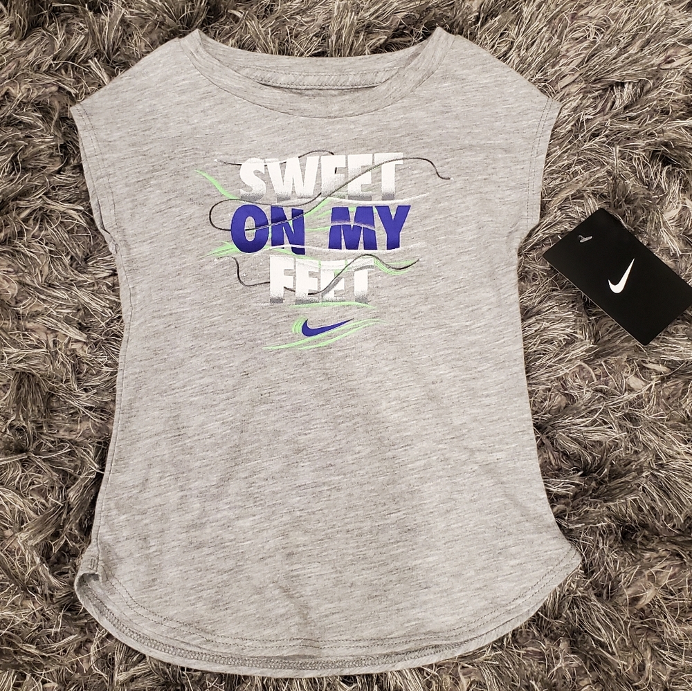 NWT Girl's Nike Tee size 24M